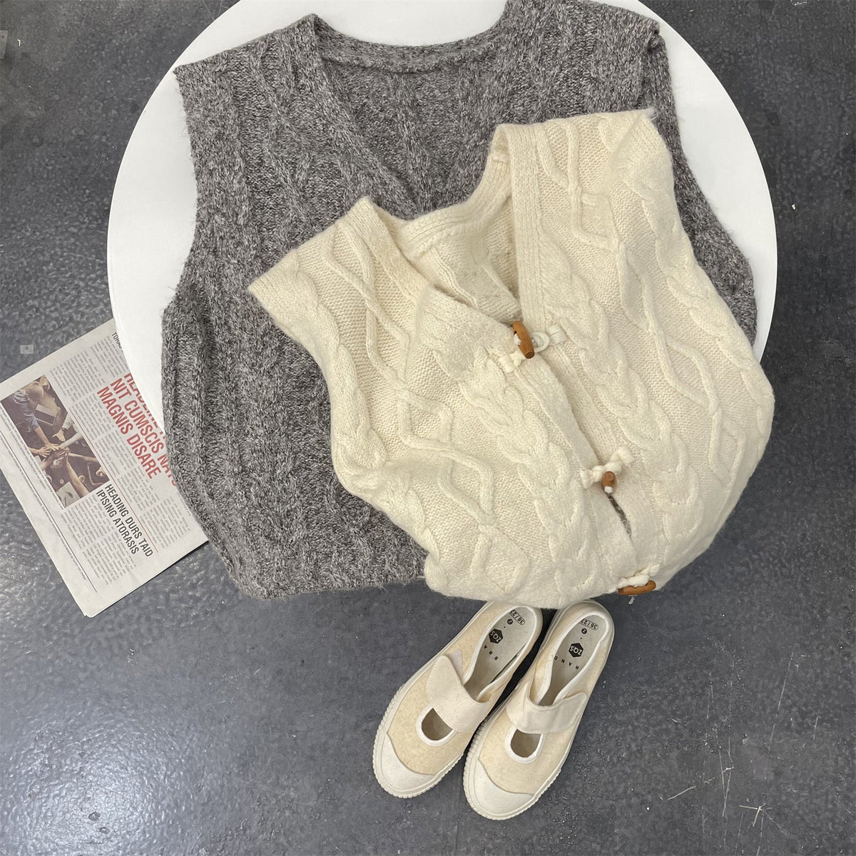 Retro Horn Button V-neck Sweater Vest
