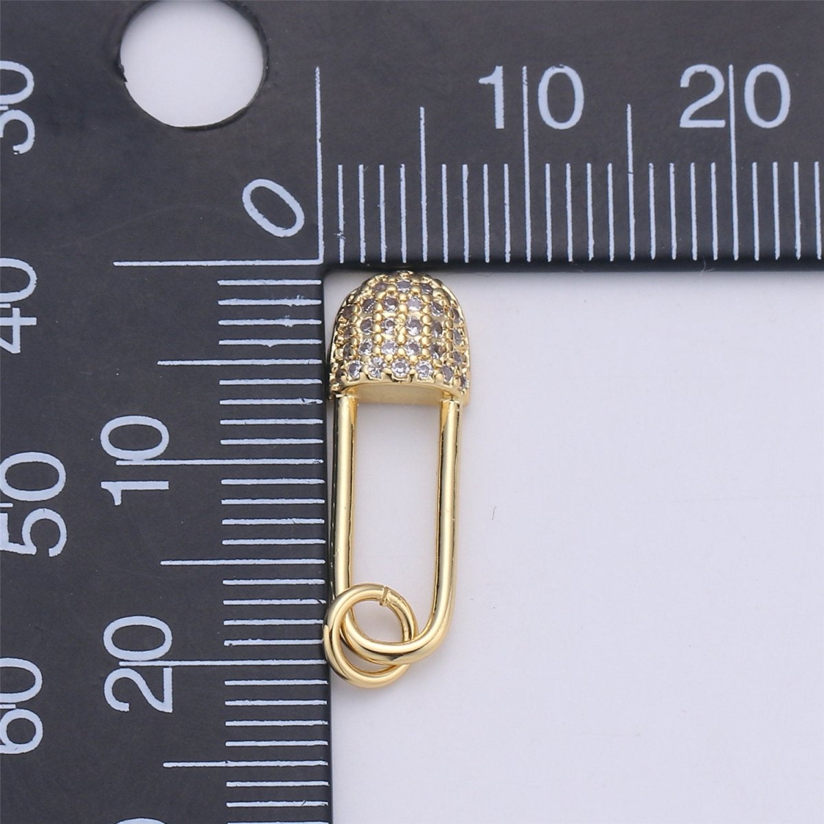 Dainty Safety Pin Charm Gold Micro Pave Charm in Cubic Zirconia Charm for Necklace Earring Bracelet Component supply C-920