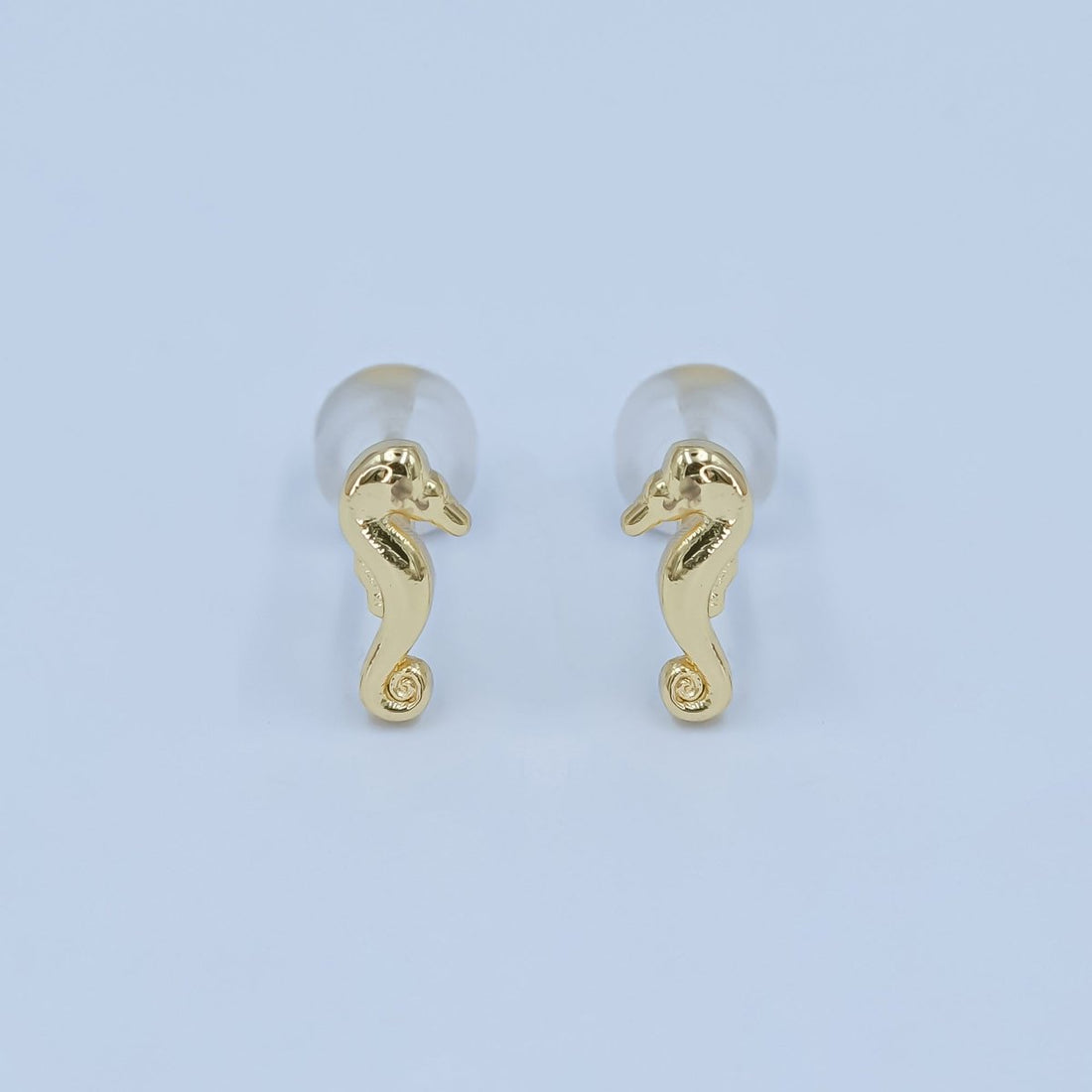 Dainty SeaHorse Stud Earring, Gold Sea Horse Earring, Dainty Fish Earrings Animal Studs Minimalist Stud Earrings Under The Sea ocean Inspire Q-294