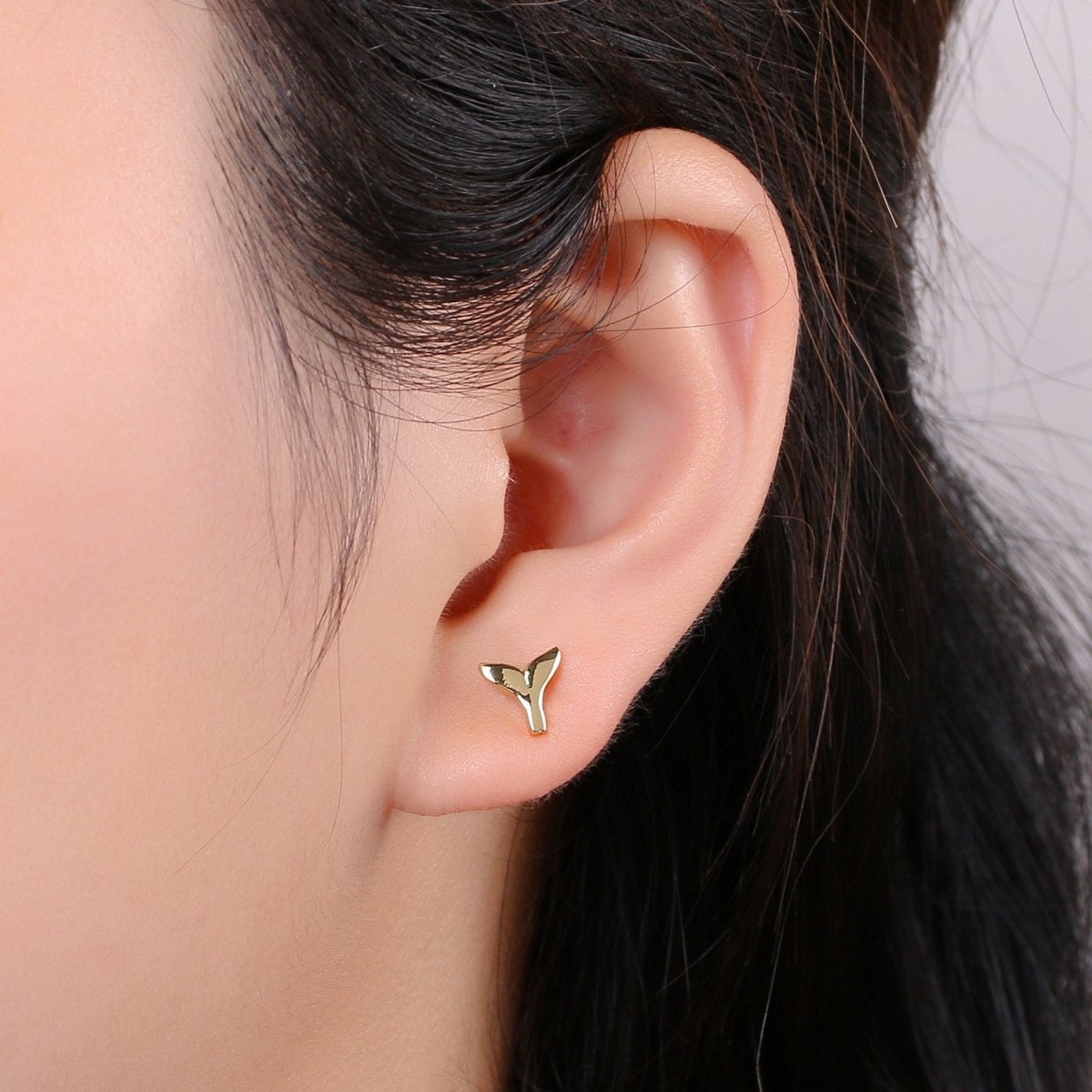 14K Gold Filled 7mm Whale Tail Minimalist Mini Stud Earrings in Gold &amp; Silver | Q290 AD162