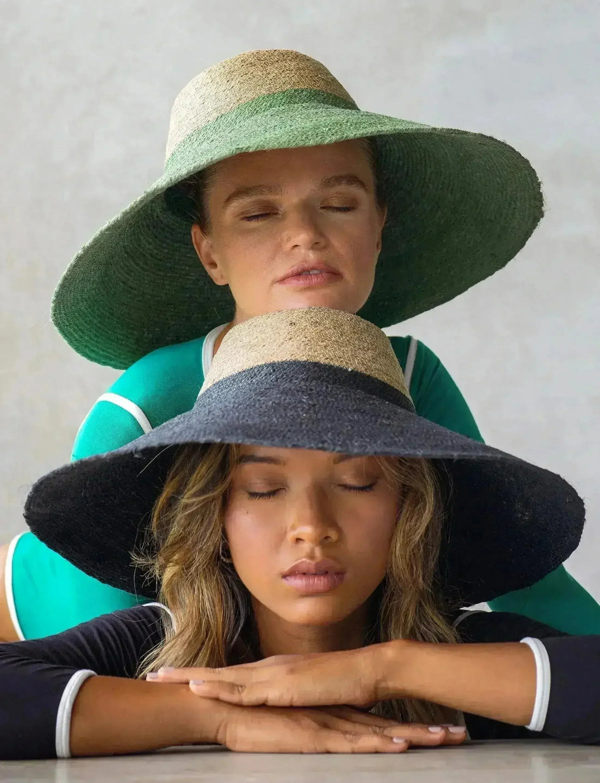 RIRI DUO Jute Straw Hat - Natural &amp; Kelly Green | Femstylo