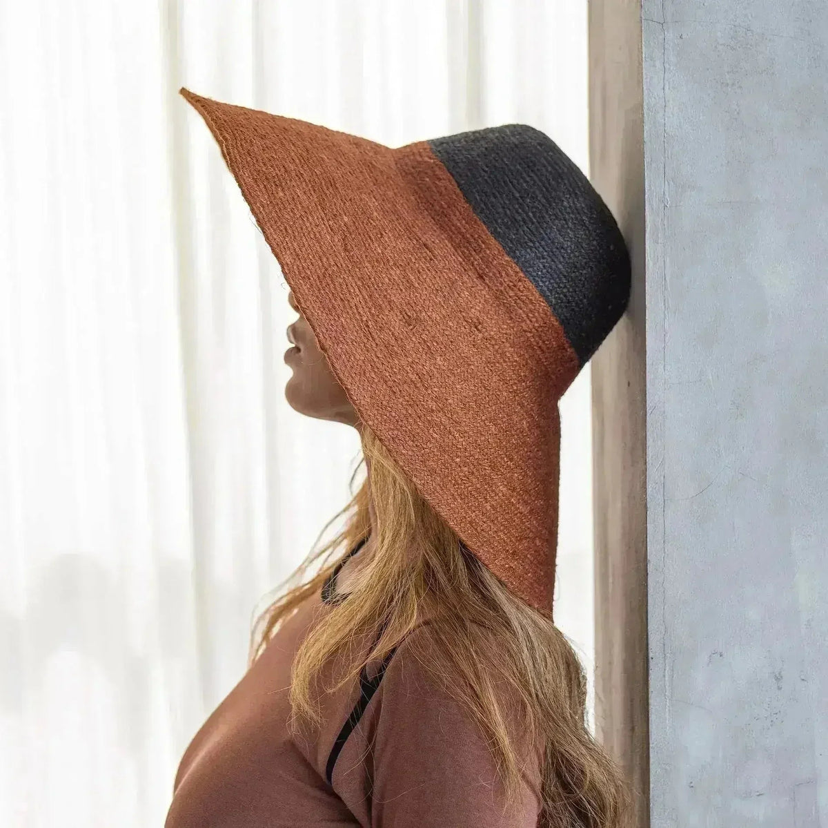 RIRI DUO Jute Straw Hat, in Burnt Sienna &amp; Black