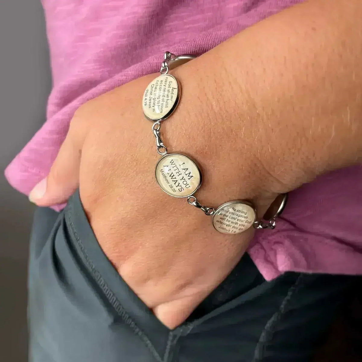 Blessed Assurance Hymn &amp; Scripture Glass Charm Bracelet – Stainless