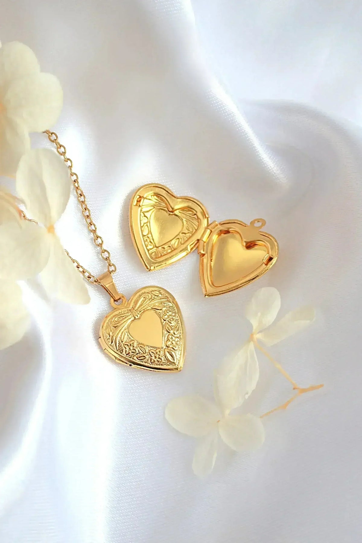 18 Karats Heart Locket Necklace - Cute &amp; Meaningful Jewelry