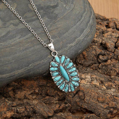 Artificial Turquoise Pendant Alloy Necklace for Stylish Wear
