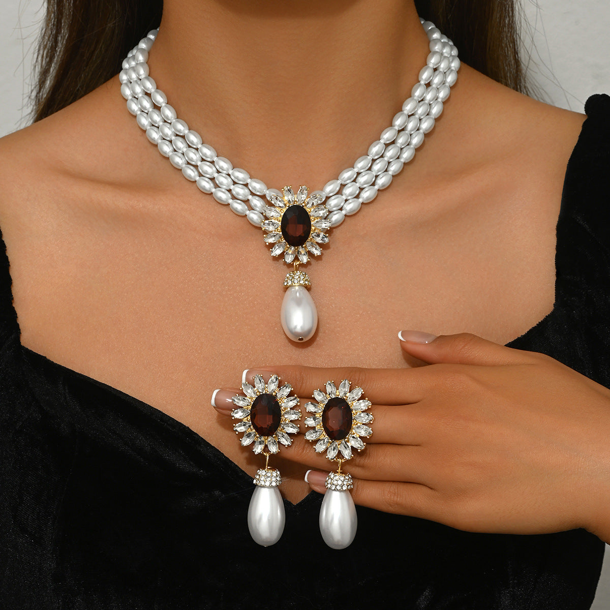 Geometric Light Luxury European American Women Jewelry Set, Niche Crystal Inlaid Multi-Layer Clavicle Chain Pearl Necklace &amp; Matching Earrings