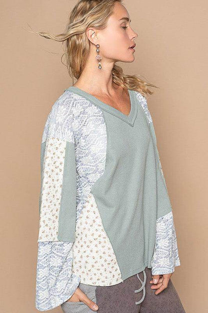 POL Lace Floral Round Neck Knit Top for Elegant Style