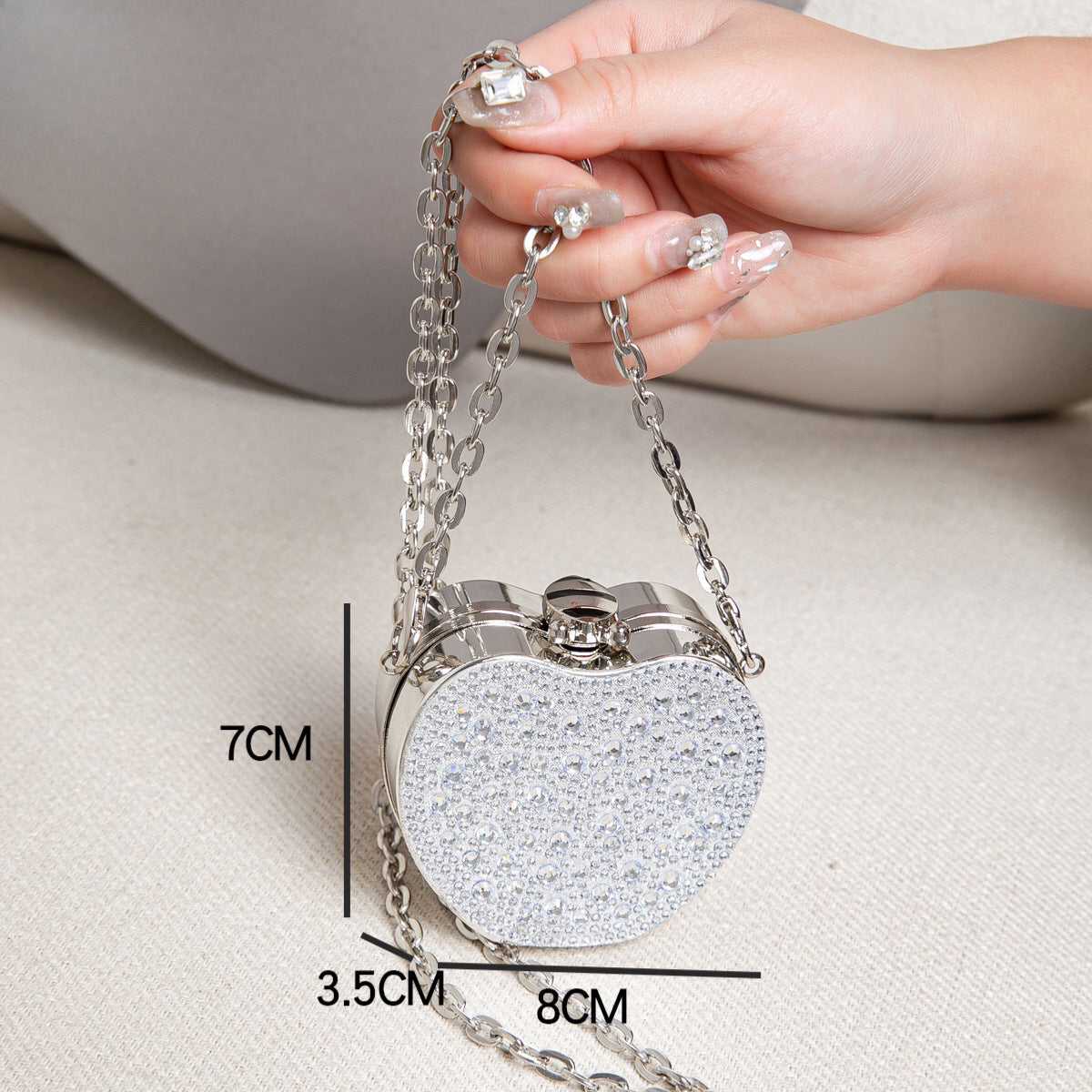 Elegant Mini Double Sided Rhinestone Purse – Heart Shaped Acrylic Mirror Bag, Trendy Mini Lipstick Purse for Prom, Party, and Wedding Events – Stylish evening Prom Bags Clutch