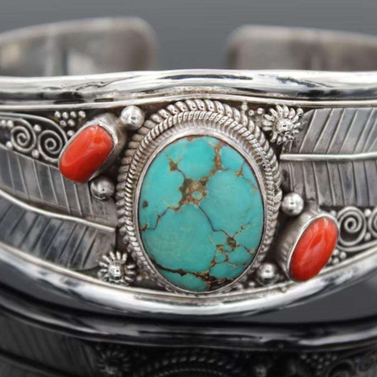 Stylish Turquoise Open Bracelet for Elegant Looks