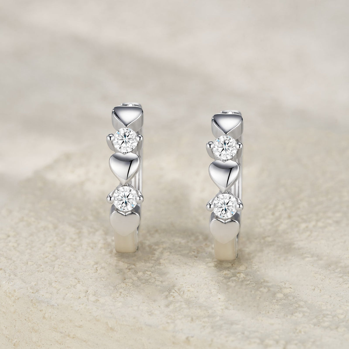 S925 Sterling Silver Heart Huggie Earrings, 0.1ct D-VVS1 Moissanite, Platinum Plated 5.6g Romantic Women&