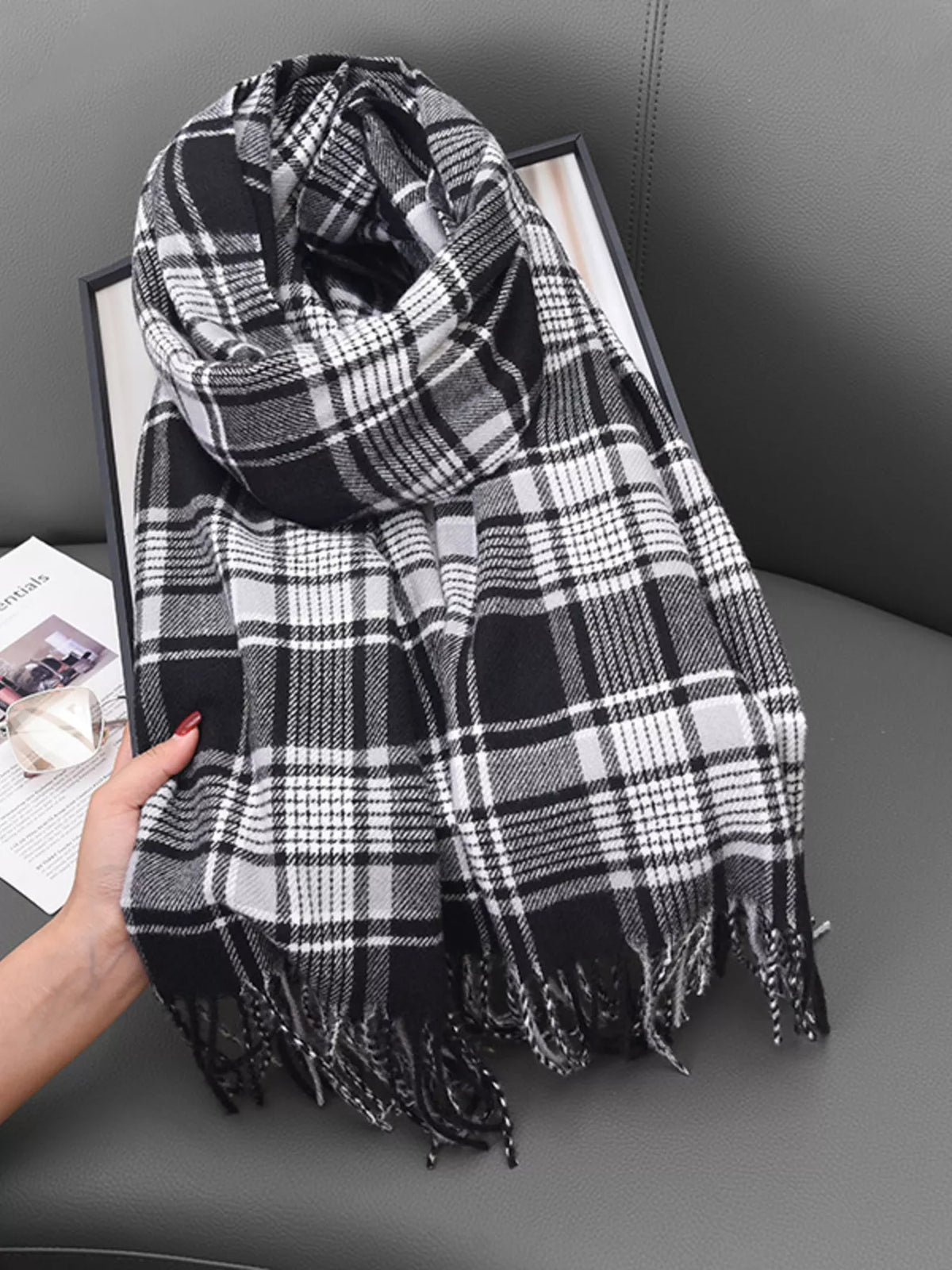 Plaid Tassel Hem Winter Scarf