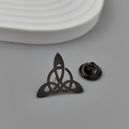 Geometric Triangle Symmetrical Hollow Men&