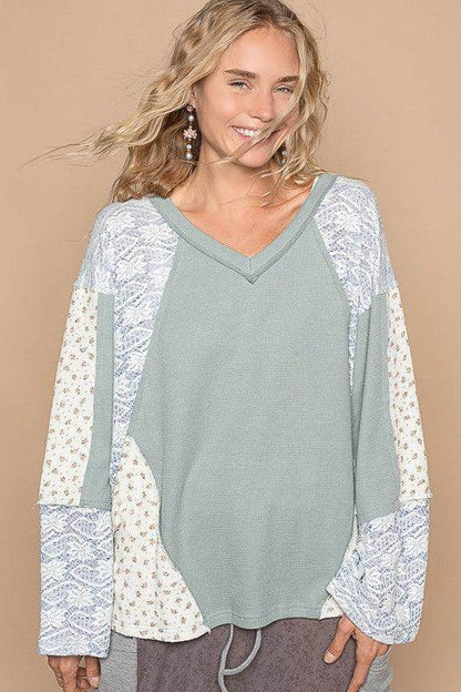 POL Lace Floral Round Neck Knit Top for Elegant Style