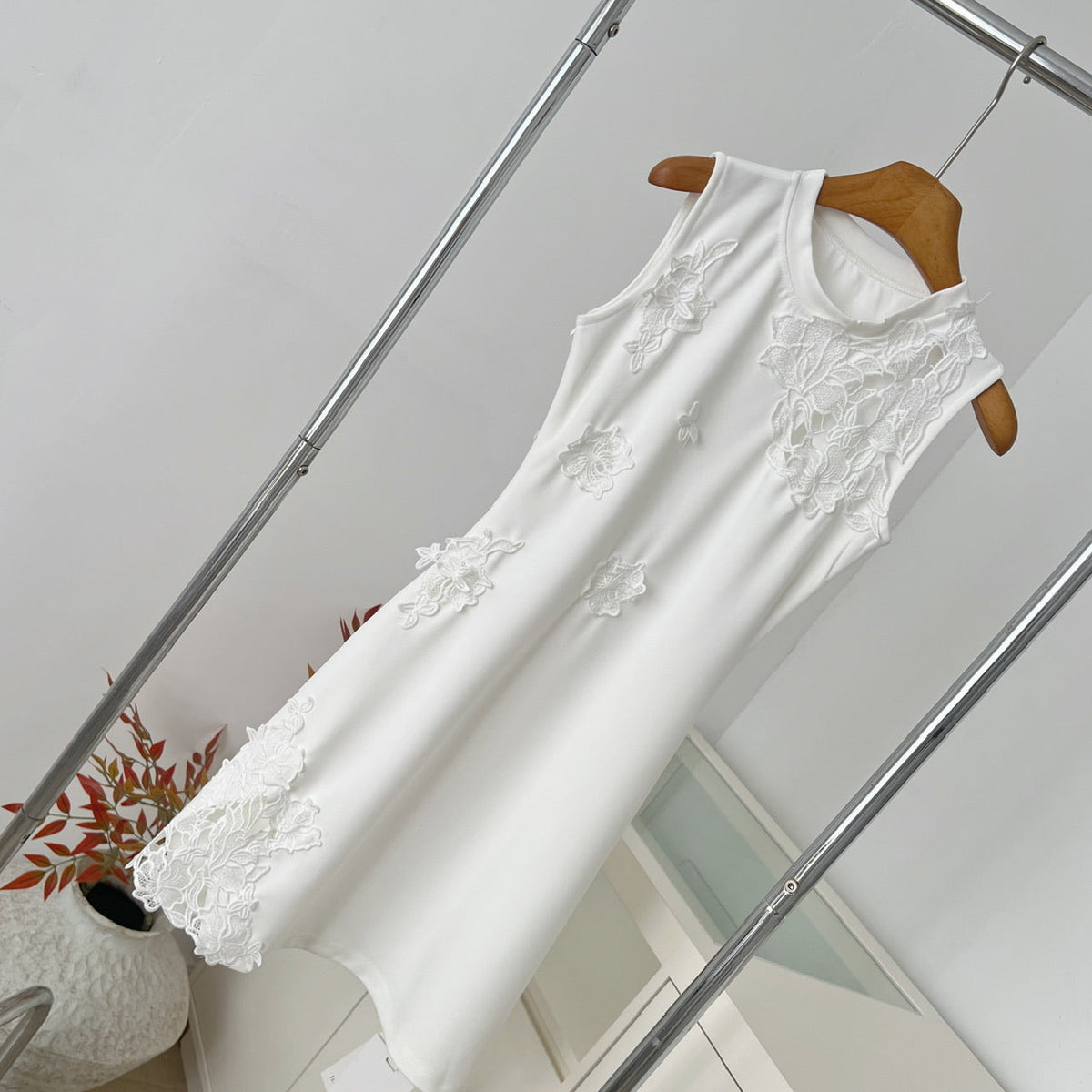 White Lace Openwork Design Sleeveless Dress Skirt
