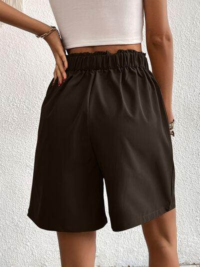 Pocketed Half Elastic Waist Shorts with Side Pockets