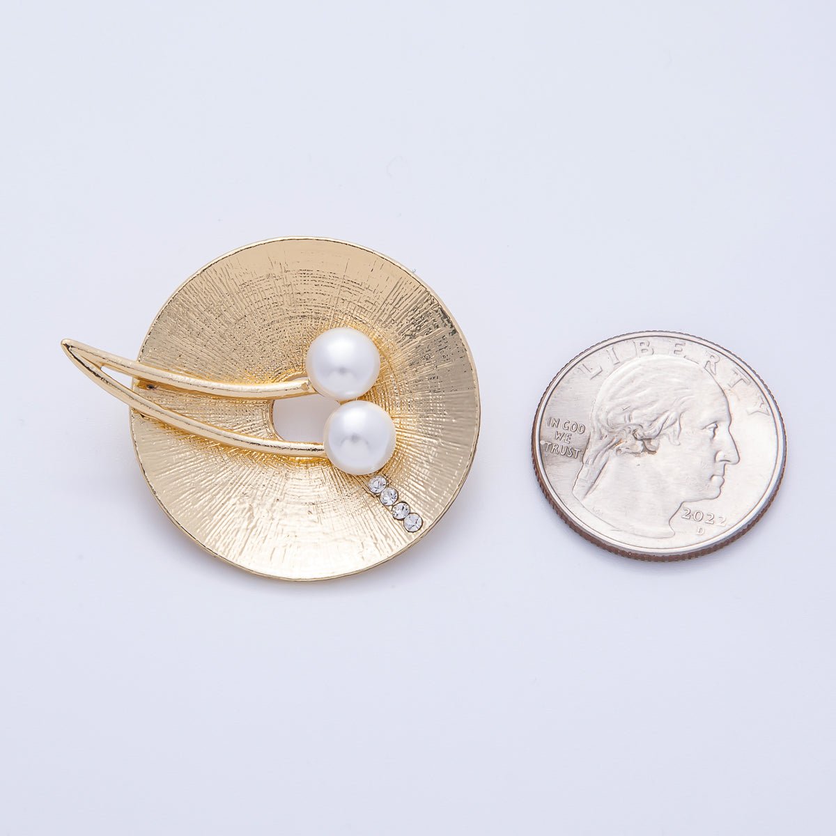 Gold 40.3mm x 32.7mm Cherry Pearl Textured Round Pin Brooch | BH-072