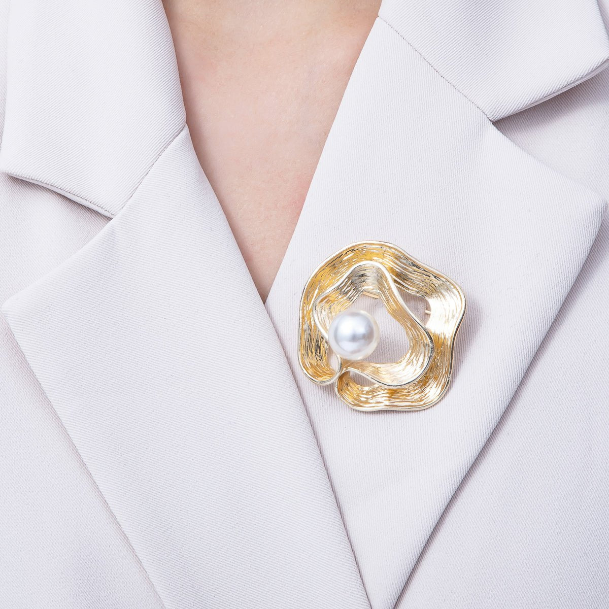 Gold 47mm x 43mm White Pearl Geometric Foil Pin Brooch | BH-074