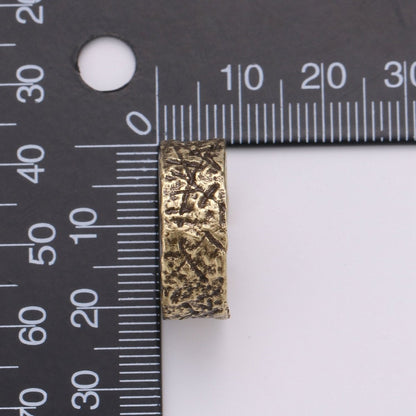 Gold Hammered Band--Men&