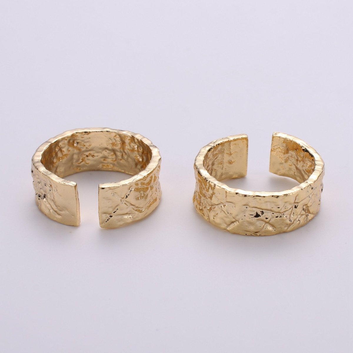 Gold Hammered Band--Men&