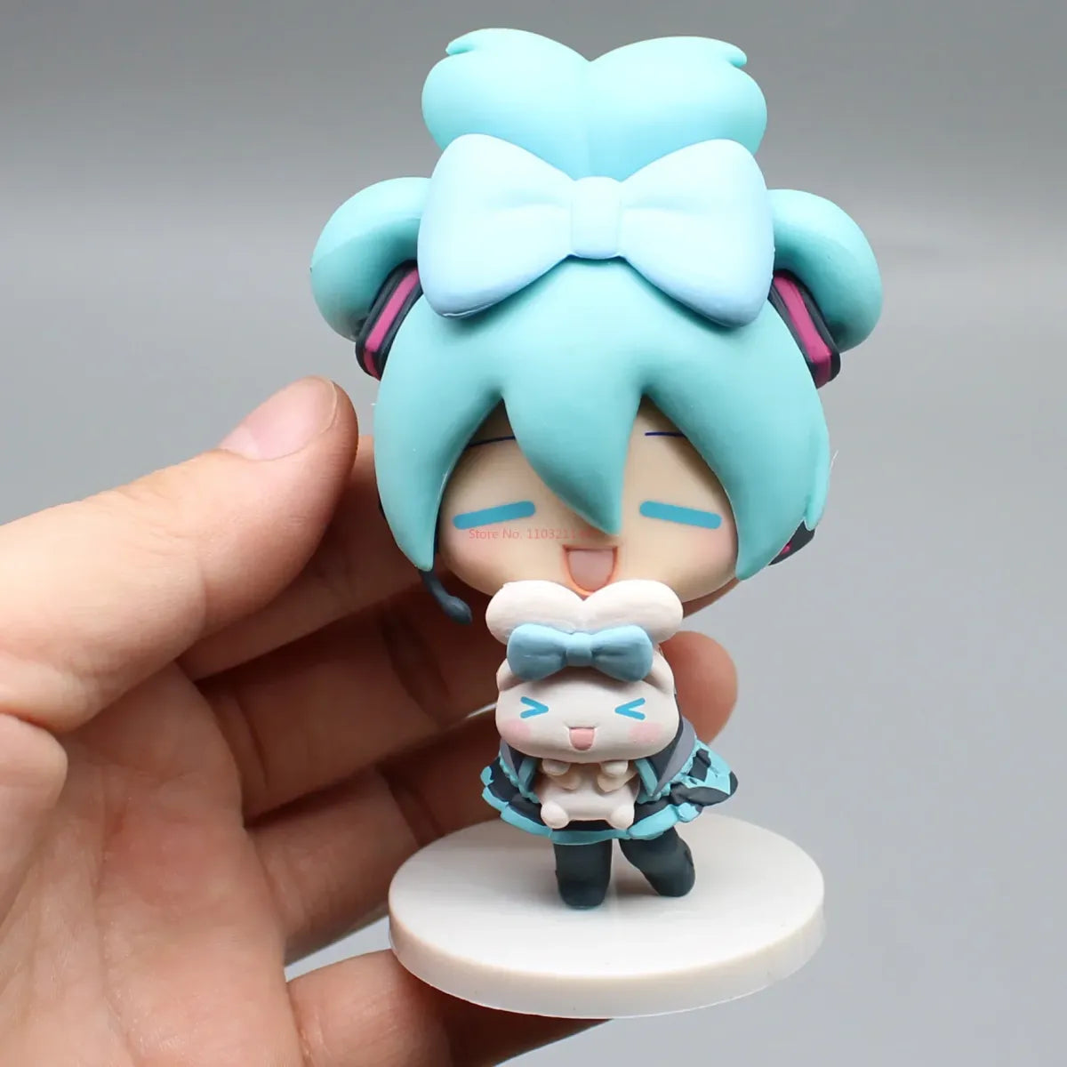 Hatsune Miku with Cinnamoroll Figure
