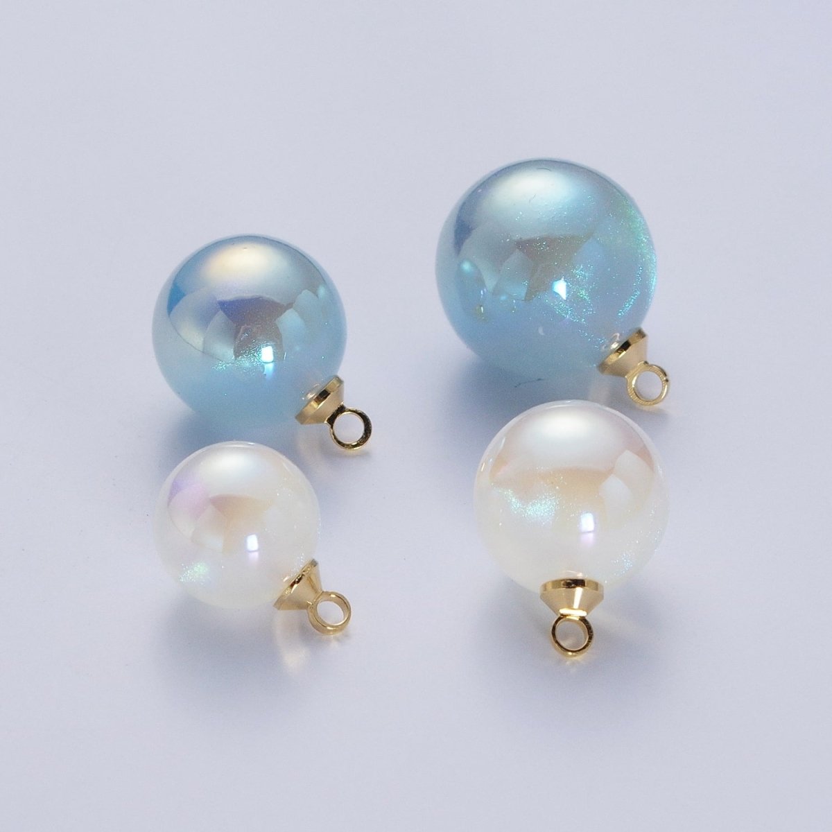 Iridescent Sparkly Blue &amp; White Pearl Round Charm Pendant For Jewelry Making  P-1558~P-1562