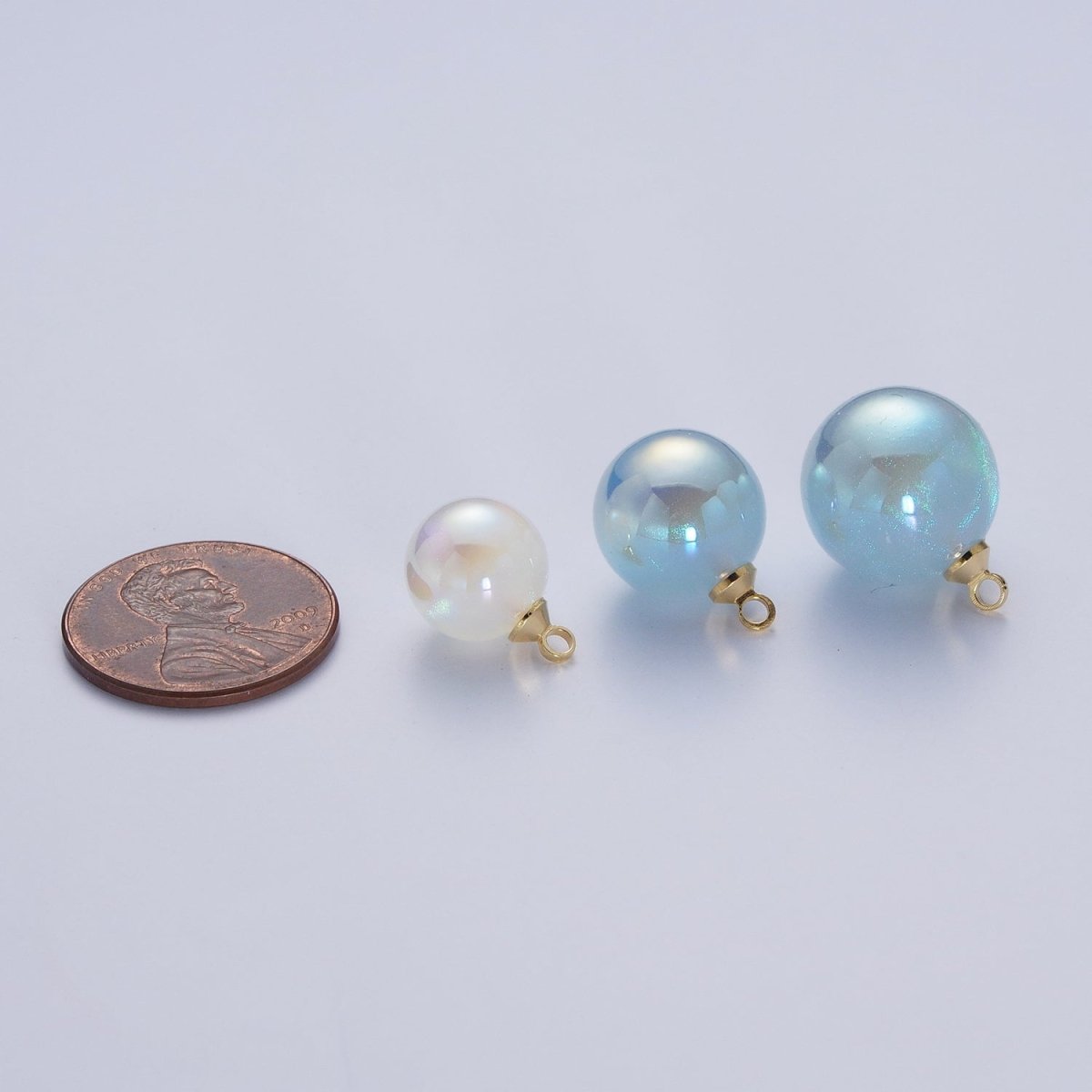 Iridescent Sparkly Blue &amp; White Pearl Round Charm Pendant For Jewelry Making  P-1558~P-1562