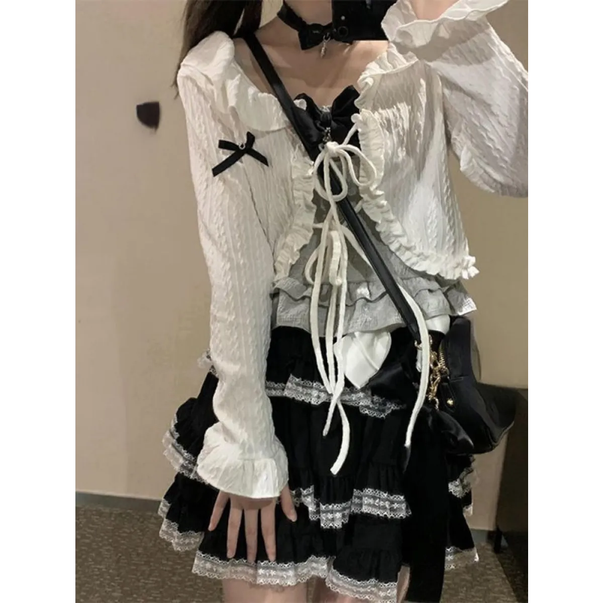 Lace Mini Cake Lolita Skirt – High Waist Ruffle Bow Detail