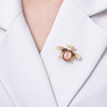 Matte Gold 33.5mm x 23mm Brown Wasp Bee Insect Animal Pin Brooch | BH-041