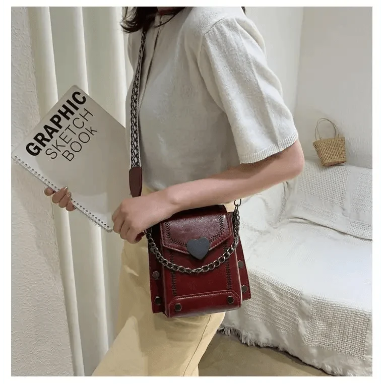 Modern Elegant Stunning Heart-Shaped Women&