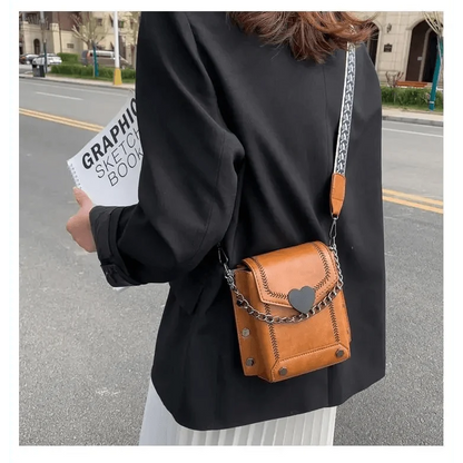 Modern Elegant Stunning Heart-Shaped Women&