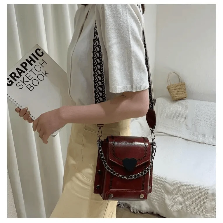 Modern Elegant Stunning Heart-Shaped Women&