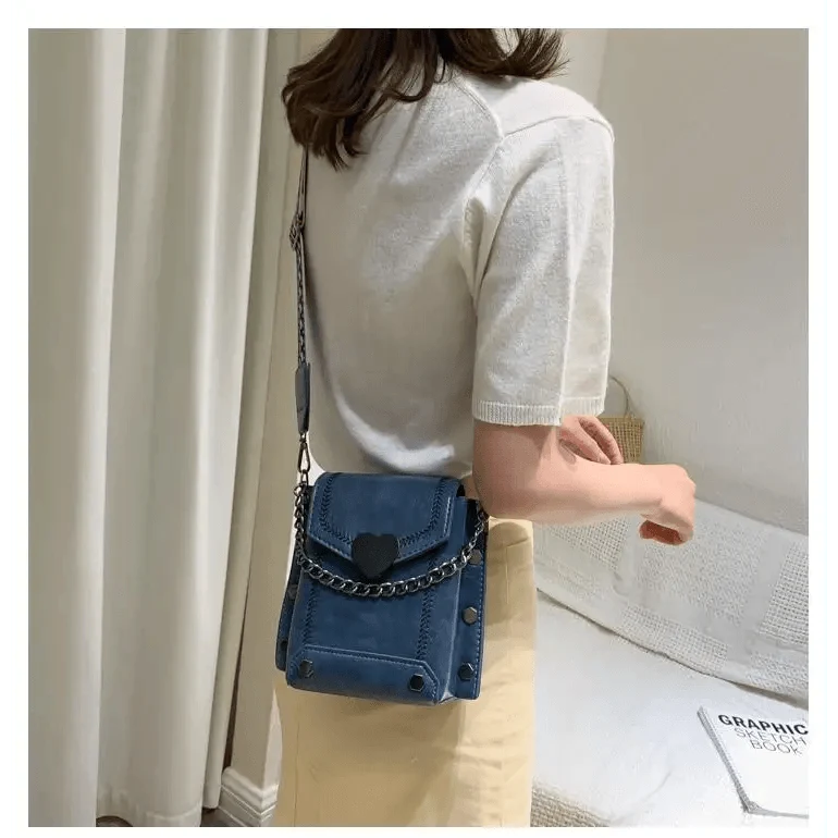 Modern Elegant Stunning Heart-Shaped Women&