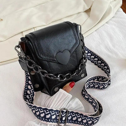 Modern Elegant Stunning Heart-Shaped Women&