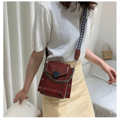 Modern Elegant Stunning Heart-Shaped Women&