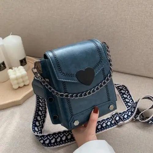 Modern Elegant Stunning Heart-Shaped Women&