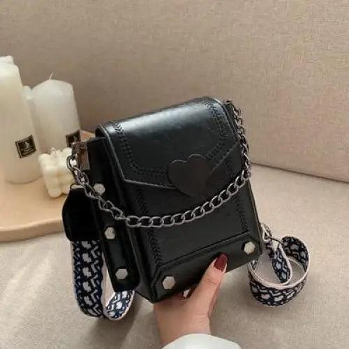 Modern Elegant Stunning Heart-Shaped Women&