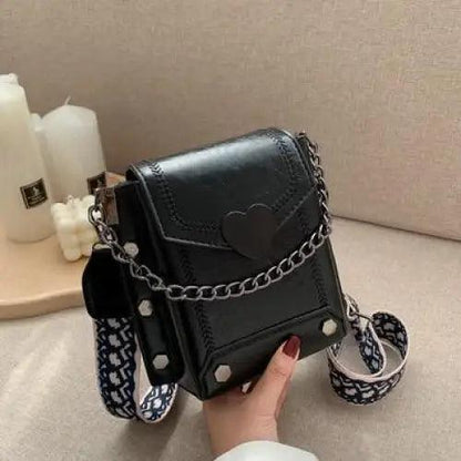 Modern Elegant Stunning Heart-Shaped Women&