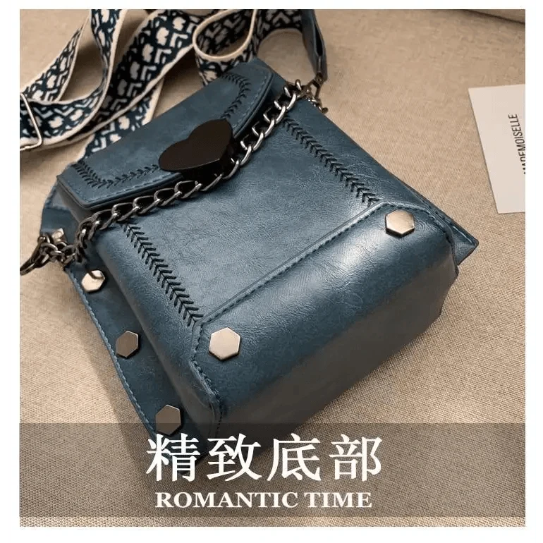 Modern Elegant Stunning Heart-Shaped Women&
