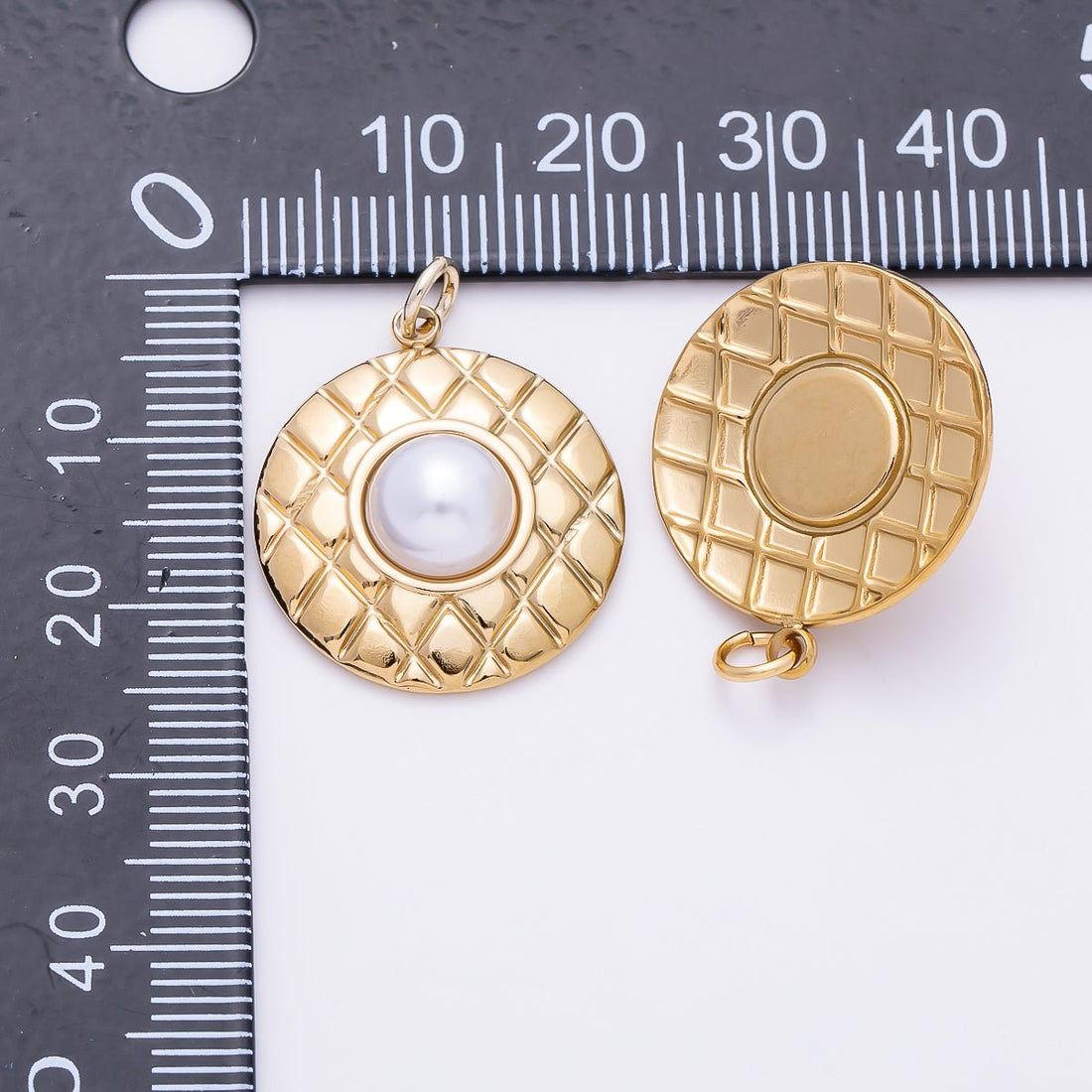 PVD Gold Stainless Steel 23mm Shell Pearl Quilted Bezel Round Charm | Charms-01441