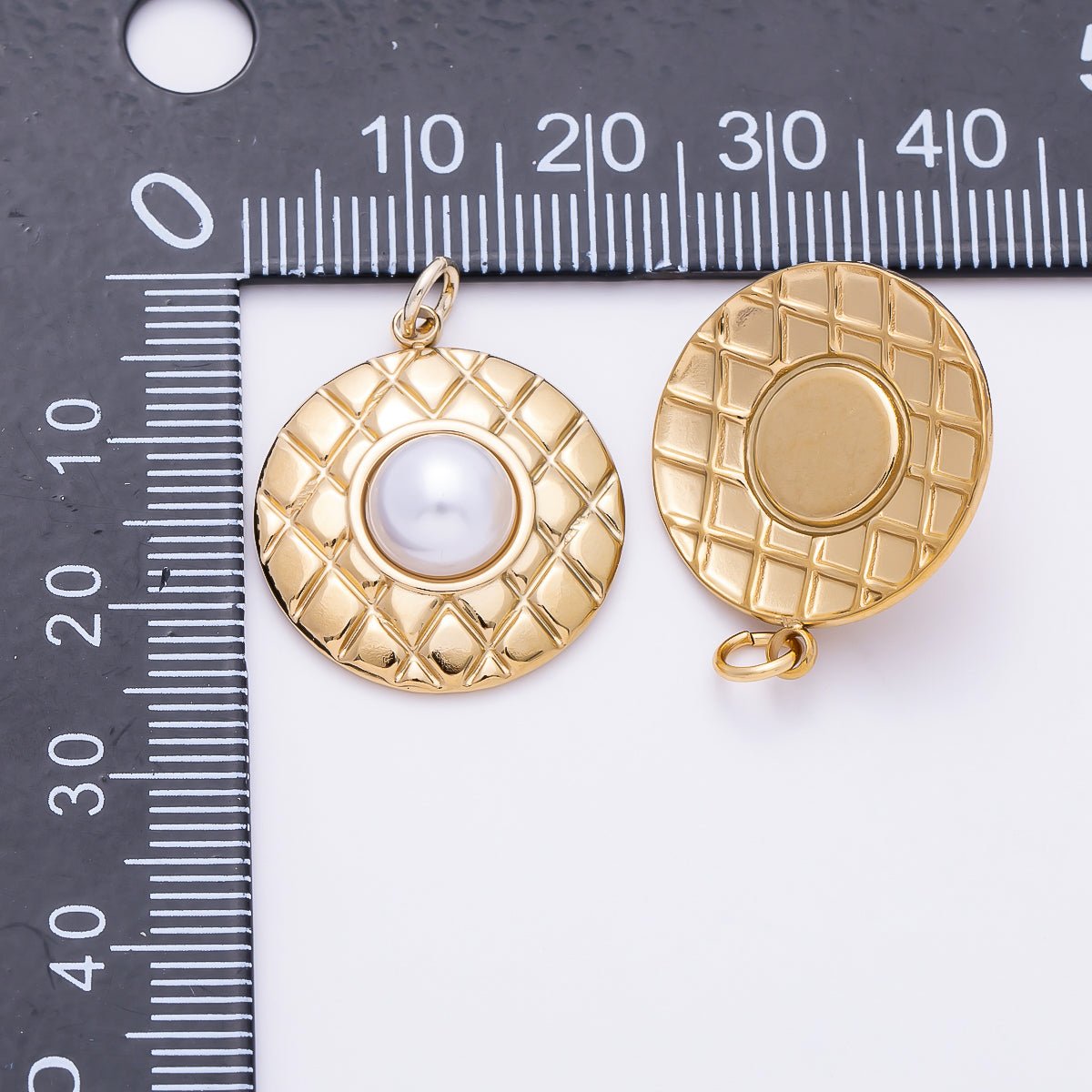 PVD Gold Stainless Steel 23mm Shell Pearl Quilted Bezel Round Charm | Charms-01441