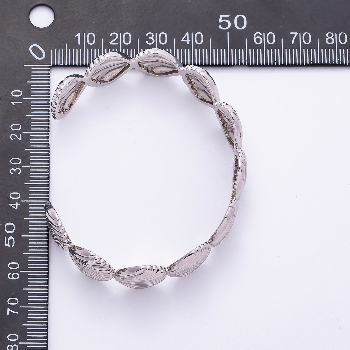Rhodium Plated Wide Ribbed Minimalist Sea Clam Shell Cuff Bracelet | WA-04267