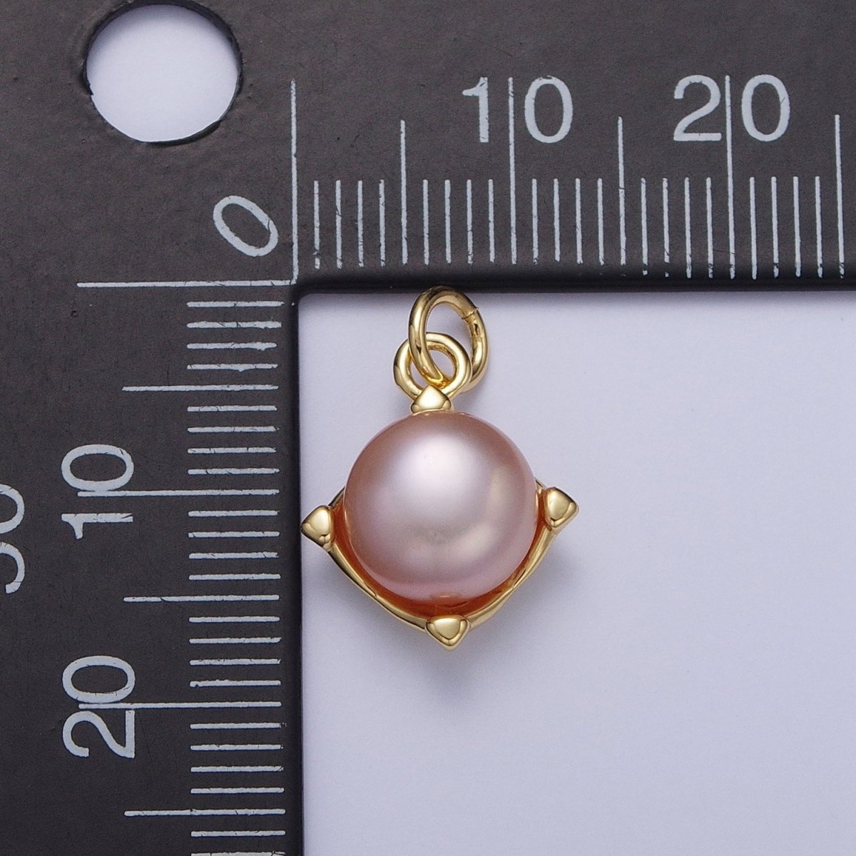 Round White / Purple Shell Pearl Minimalist Spike Gold Charm | N-646