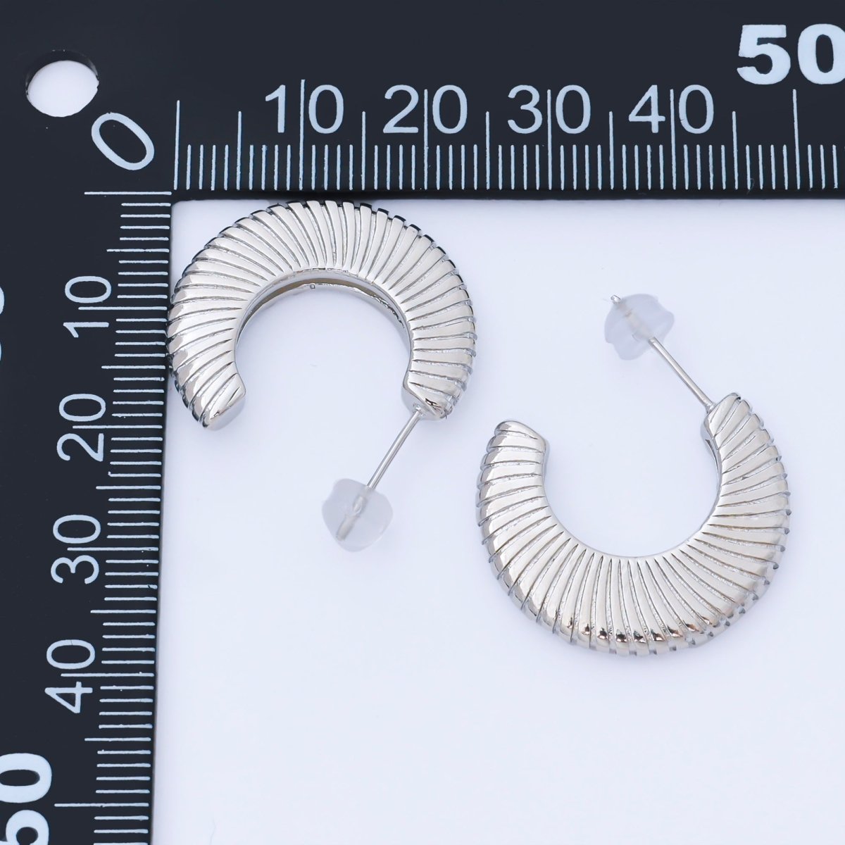 Silver 25mm Thin Line-Textured Ribbed C-Shaped Hoop Earrings | AB1605