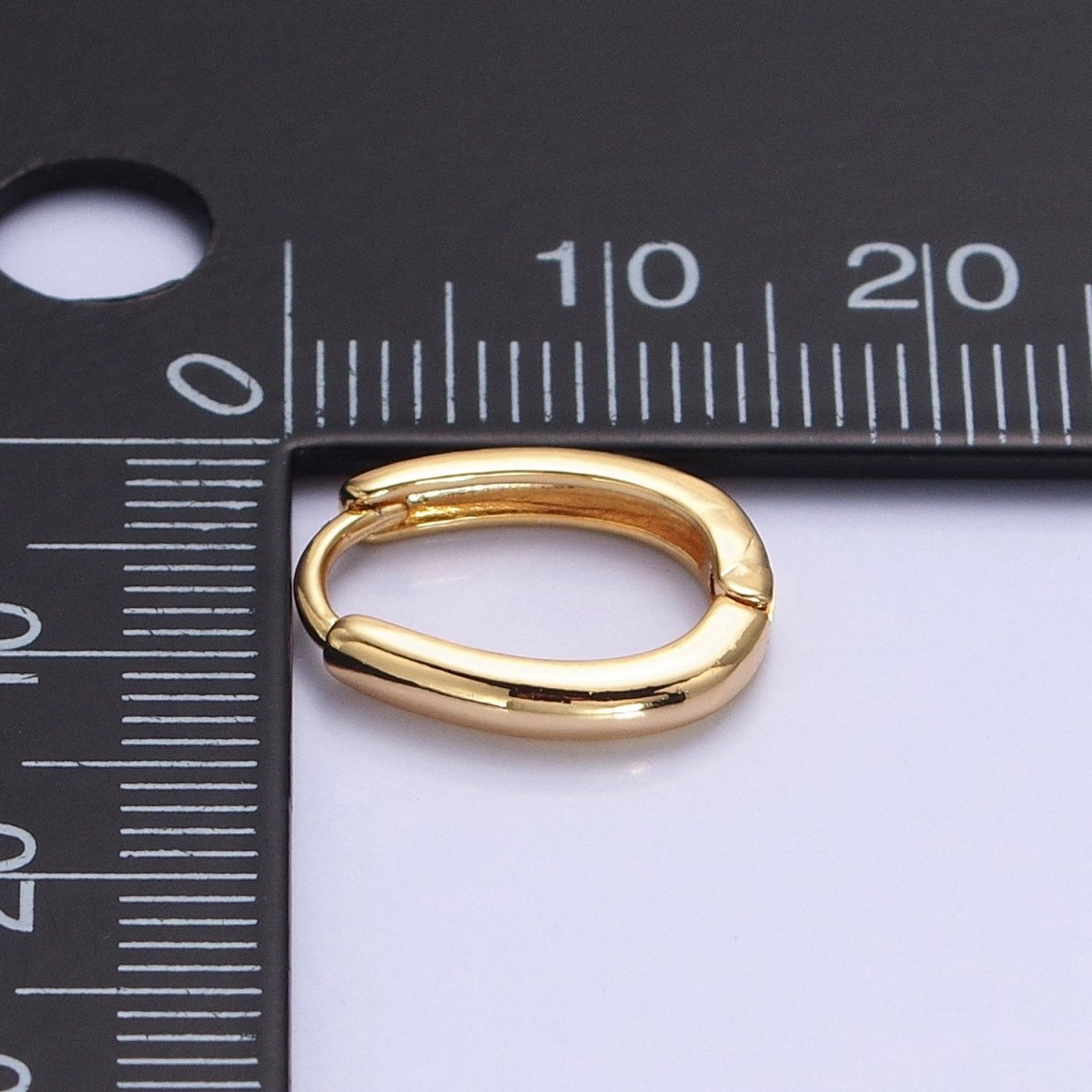 Silver, Gold 14.5mm Oblong Oval Minimalist Hoop Earrings | AB1016