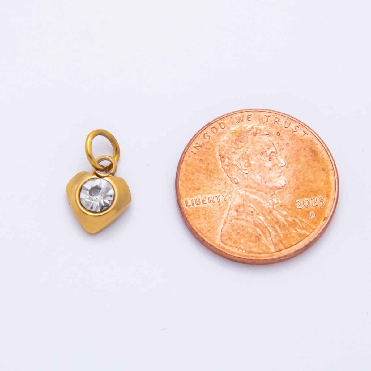 Stainless Steel 13mm Round CZ Bezel Cut Heart-Shaped Charm | AH-901