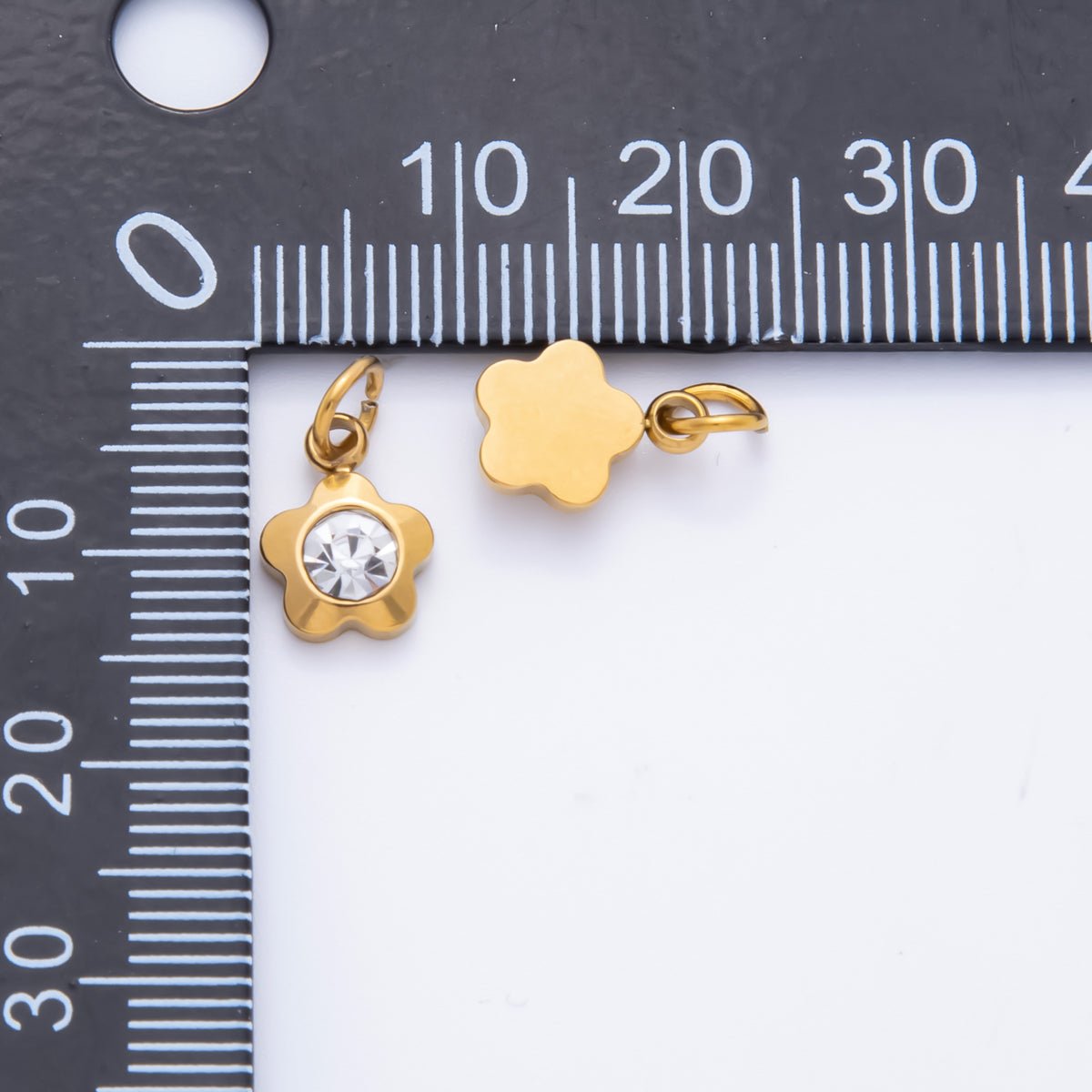 Stainless Steel 14.5mm Round CZ Bezel Cut Daisy Flower Charm | AH-903