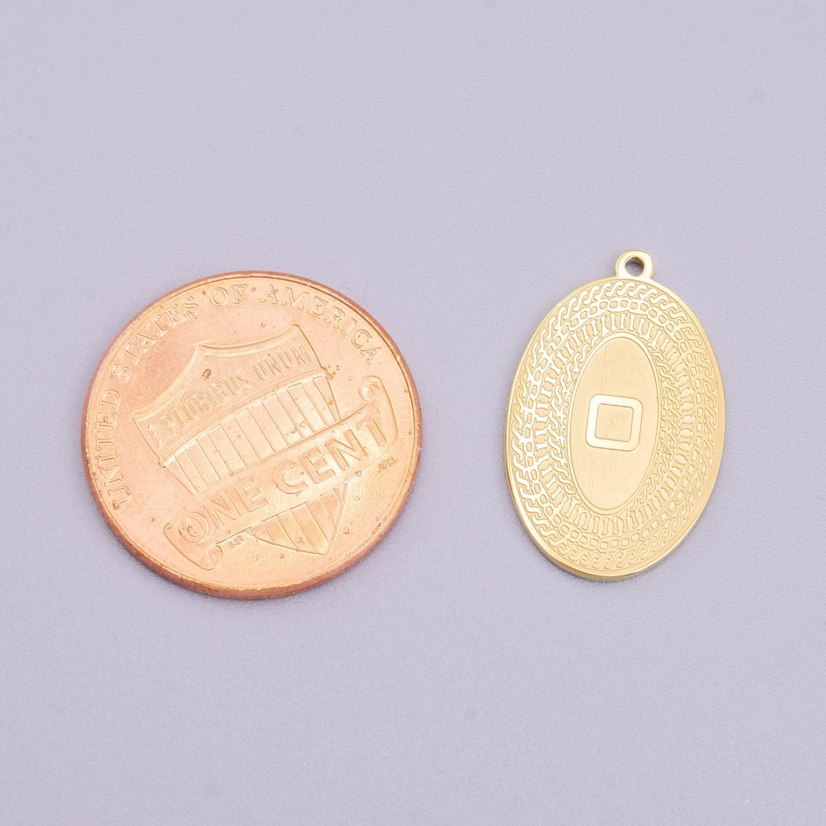 Stainless Steel 19.5mm Geometric Engraved Box Oval Charm in Gold &amp; Silver | P-919