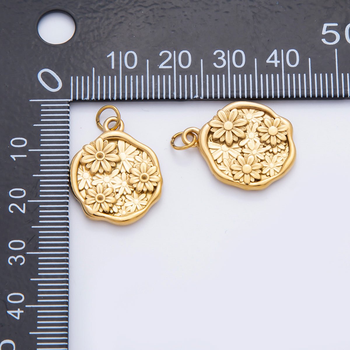 Stainless Steel 24mm Blooming Flower Round Framed Garden Charm | AH-950