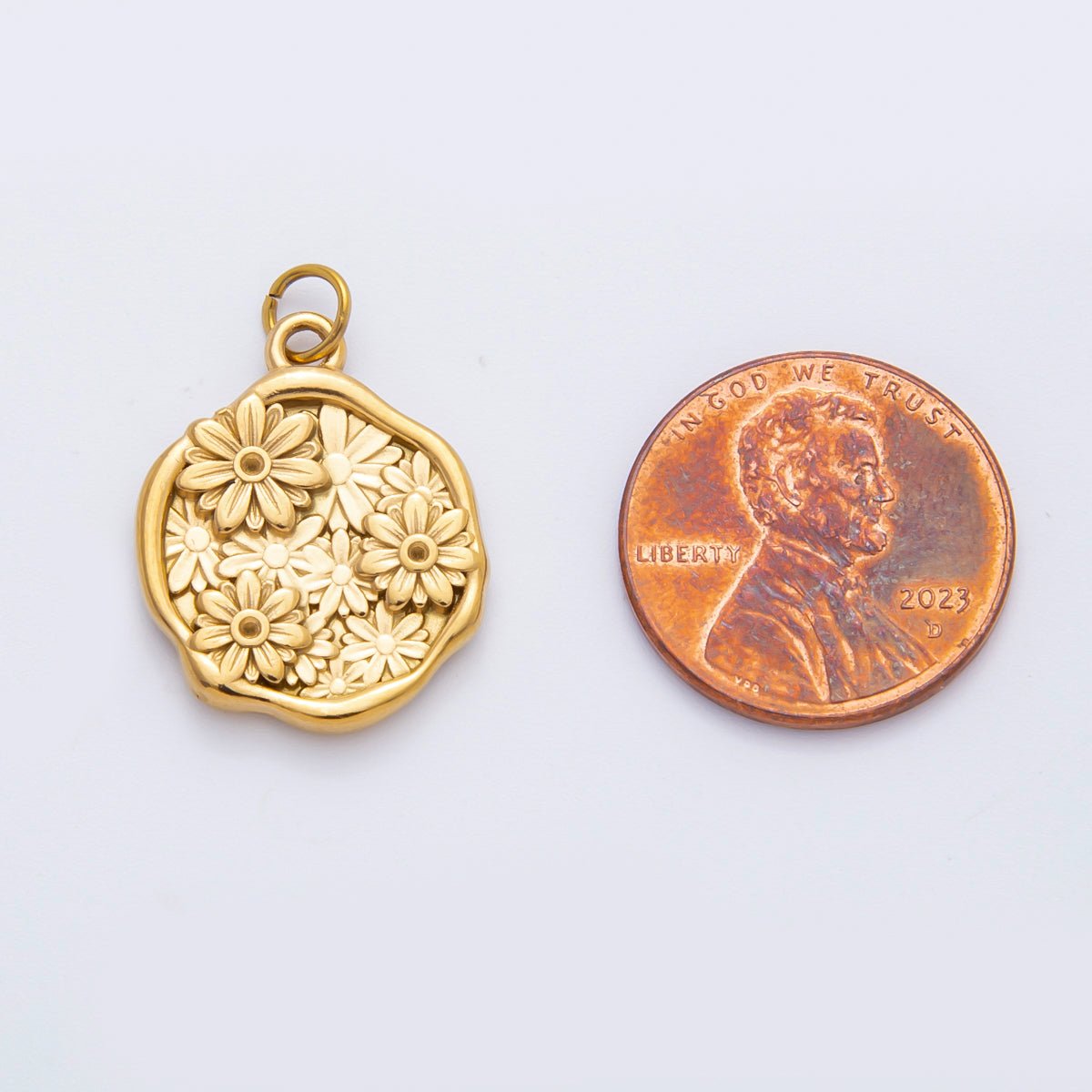 Stainless Steel 24mm Blooming Flower Round Framed Garden Charm | AH-950