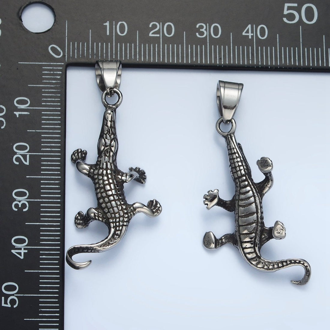 Stainless Steel 42mm Crocodile Alligator Animal Oxidized Silver Pendant | P1482